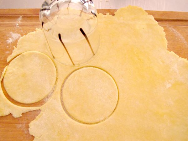 Receta infantil de empanadillas de carne paso 9