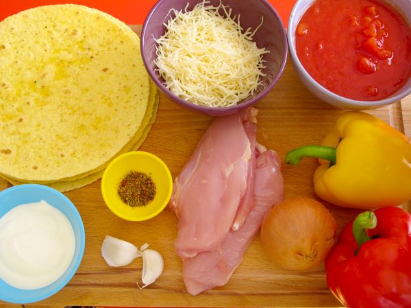 Receta infantil de enchilada de pollo paso 1