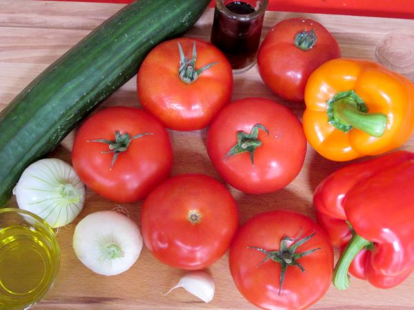 Receta infantil de gazpacho casero paso 1