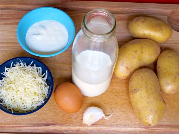 Receta infantil de gratinado de patatas Dauphinois paso 1