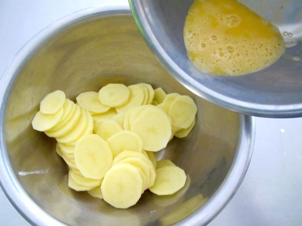 Receta infantil de gratinado de patatas Dauphinois paso 4