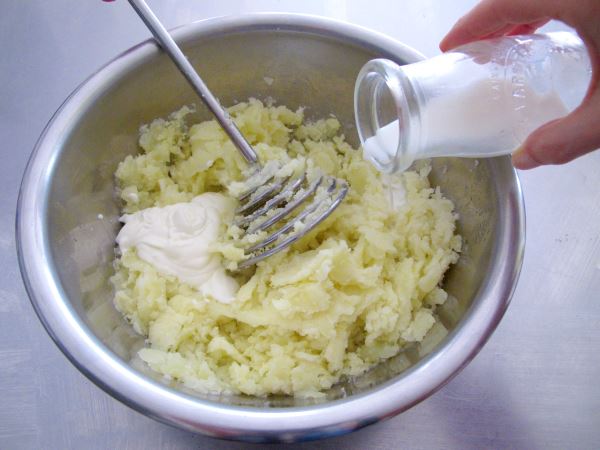 Receta infantil de gratinado de patatas con parmesano paso 8