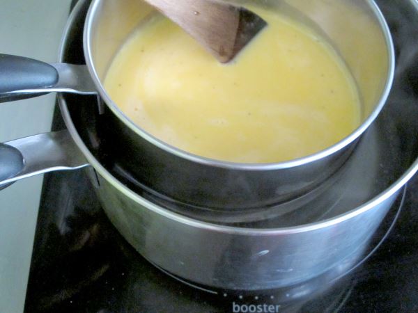 Receta infantil de huevos revueltos paso 4