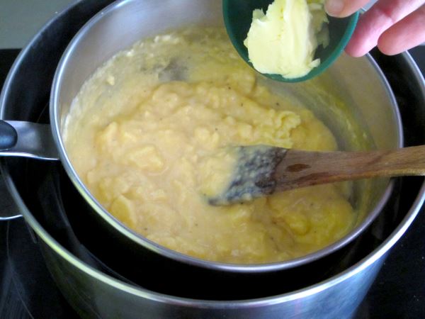 Receta infantil de huevos revueltos paso 5