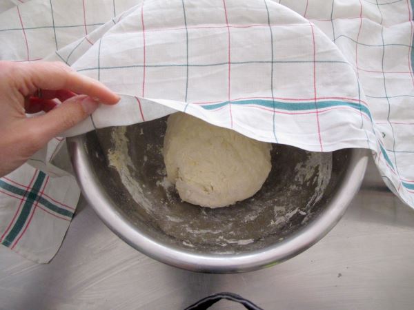 Masa casera de masa para pizza paso 8