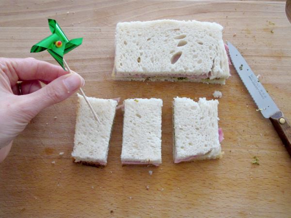Receta infantil de mini sándwiches especial cumpleaños paso 34