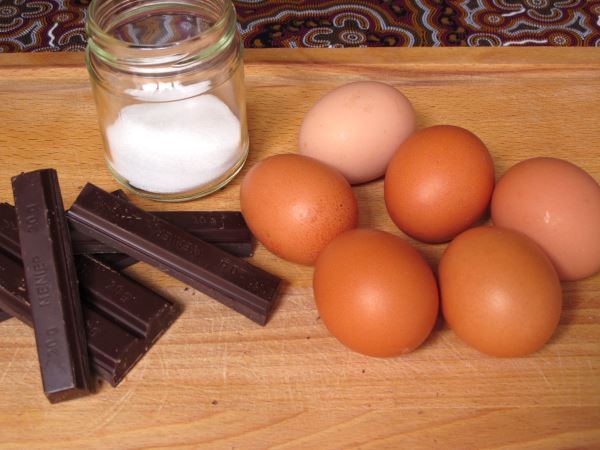 Receta infantil de mousse de chocolate paso 1