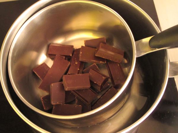 Receta infantil de mousse de chocolate paso 2