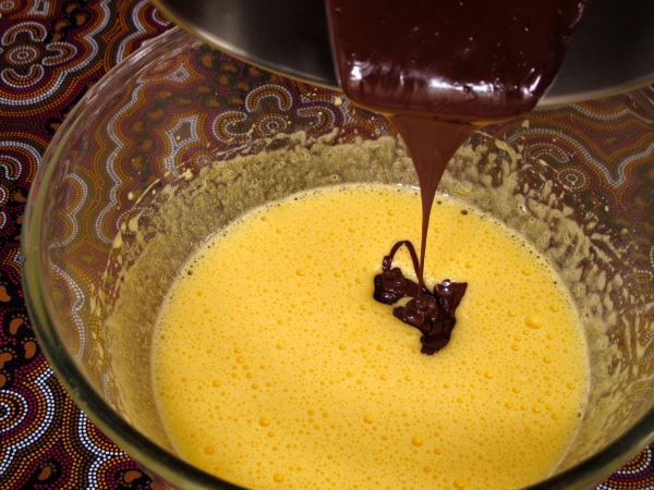 Receta infantil de mousse de chocolate paso 4