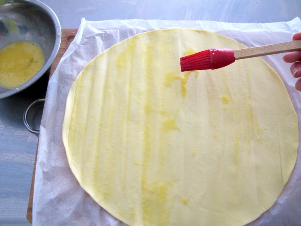Receta infantil de palmeras de queso gruyere paso 2
