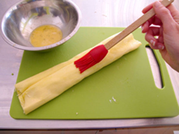 Receta infantil de palmeras de queso gruyere paso 5