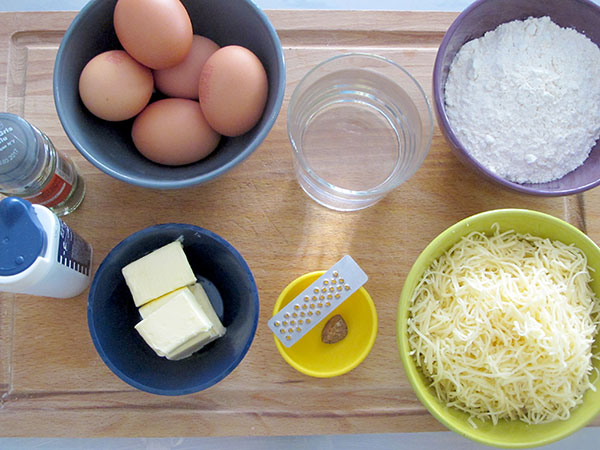 Receta infantil de panecillos de queso gruyere paso 1