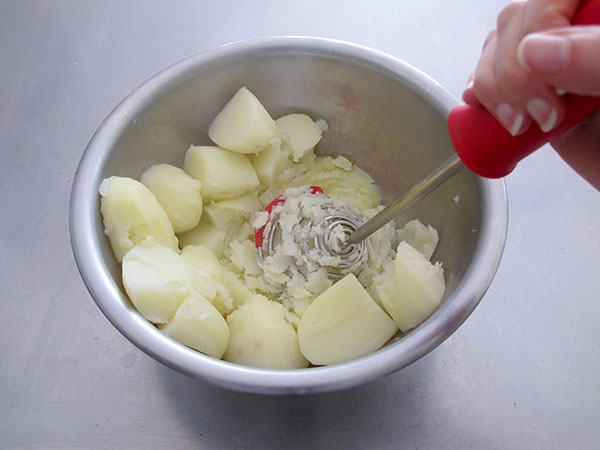 Receta infantil de pastel de carne picada y puré de patatas paso 11