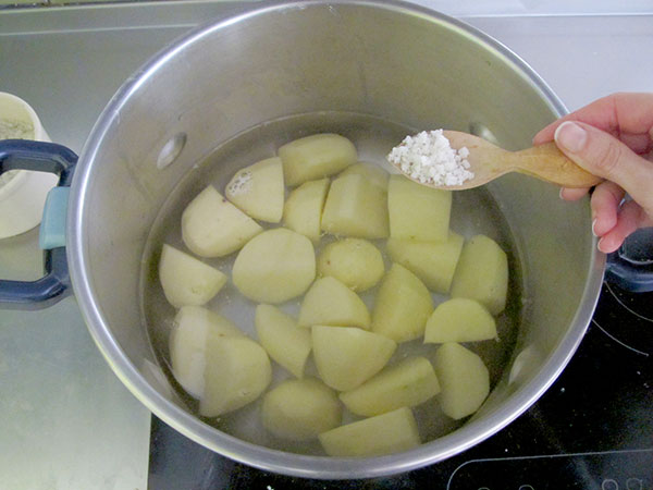 Receta infantil de pastel de carne picada y puré de patatas paso 4