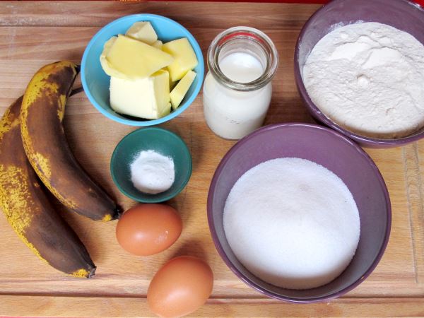 Receta infantil de pastel de plátano paso 1