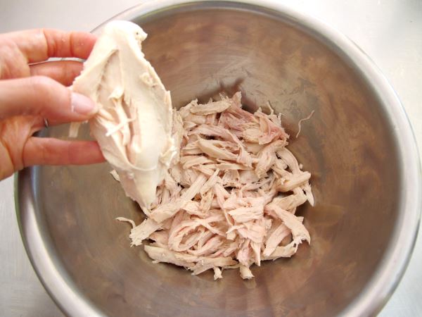 Receta infantil de ensalada de pollo asiática paso 7