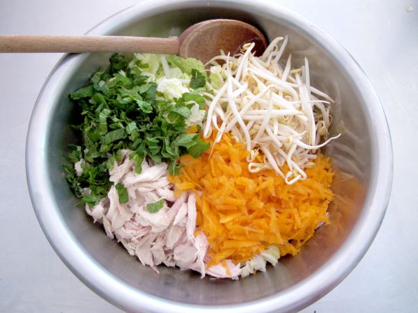 Receta infantil de ensalada de pollo asiática paso 8