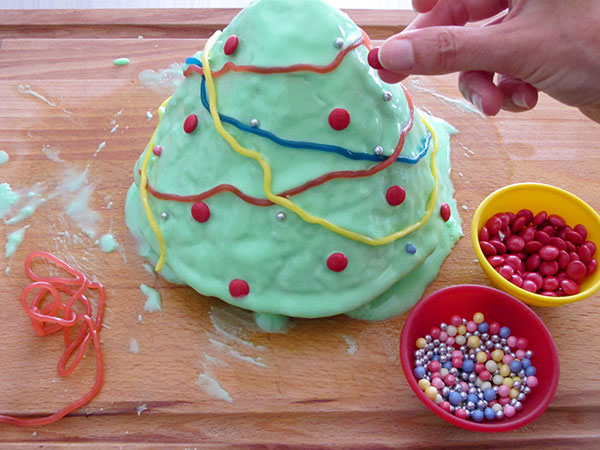 Receta infantil de tarta con forma de árbol de Navidad paso 16