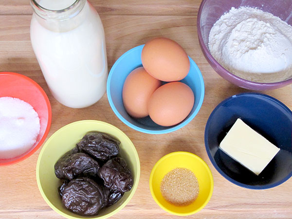 Receta infantil de tarta bretona de ciruelas pasas paso 1