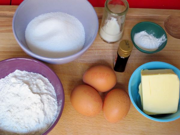 Receta infantil de tarta con forma de rayuela paso 1