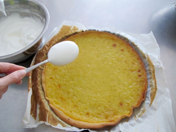 Receta de tarta de limón con merengue paso 16