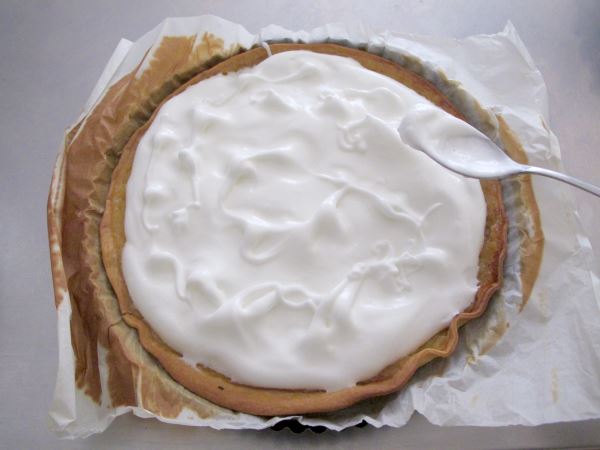 Receta de tarta de limón con merengue paso 17