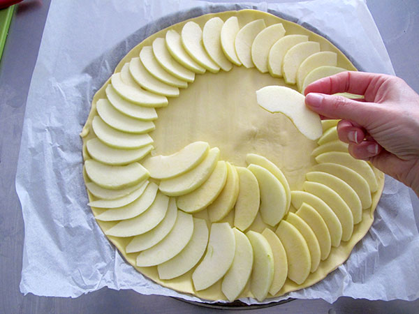 Receta infantil de tarta de manzana fácil y rápida paso 5