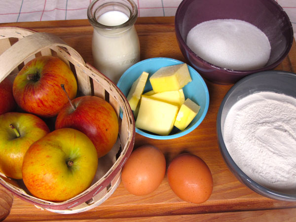 Receta infantil de tarta de manzanas paso 1