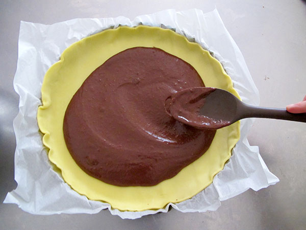 Receta infantil de tarta de peras y chocolate paso 11