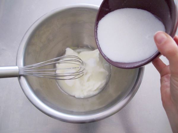 Receta infantil de tarta de yogur paso 3