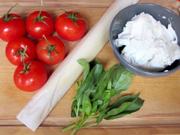 Receta infantil de tartaleta de tomates y queso de cabra paso 1