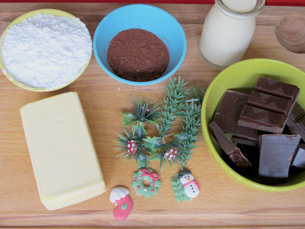 Receta infantil de tronco de Navidad de chocolate paso 9