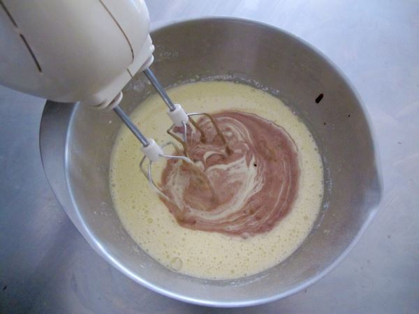 Receta casera de magdalenas de chocolate paso 6