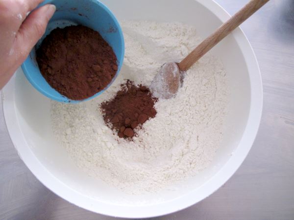 Receta pastel de chocolate sin huevos paso 3