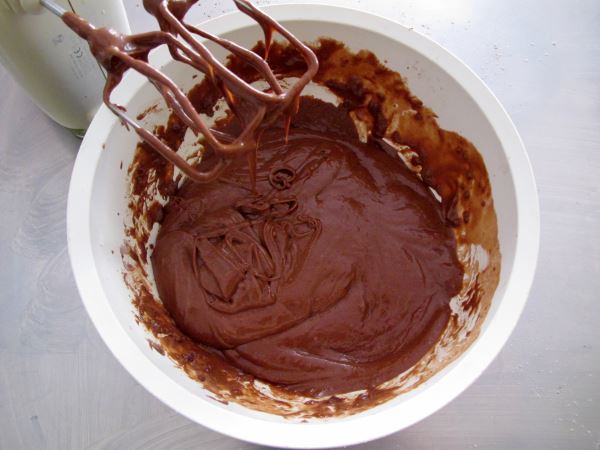 Receta pastel de chocolate sin huevos paso 6