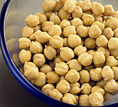 ensalada de garbanzos y tomate