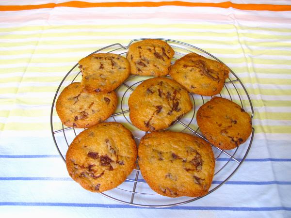 Receta infantil de cookies con pepitas de chocolate paso 7