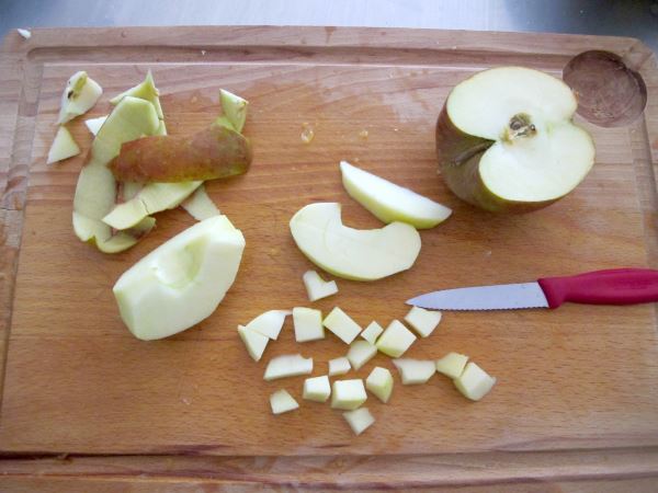 Receta infantil de ensalada de frutas de invierno paso 7