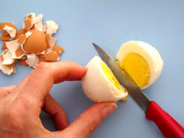 Receta infantil de huevos gratinados con queso paso 6