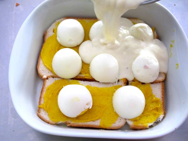 Receta infantil de huevos gratinados con queso paso 9