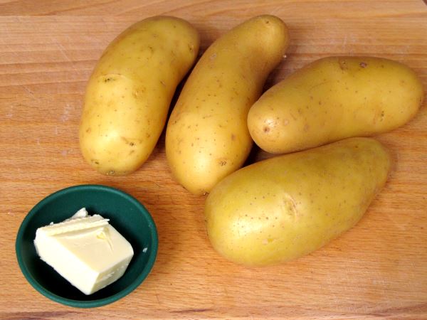 Receta infantil de medallones de patata paso1