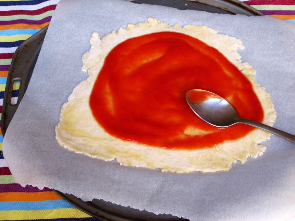 Receta infantil de pizza casera paso 8