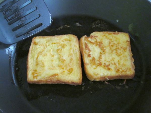 Receta infantil de torrija de pan de brioche paso 4