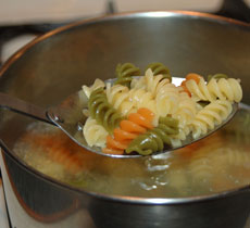 Receta macarrones con chorizo. Paso 1.